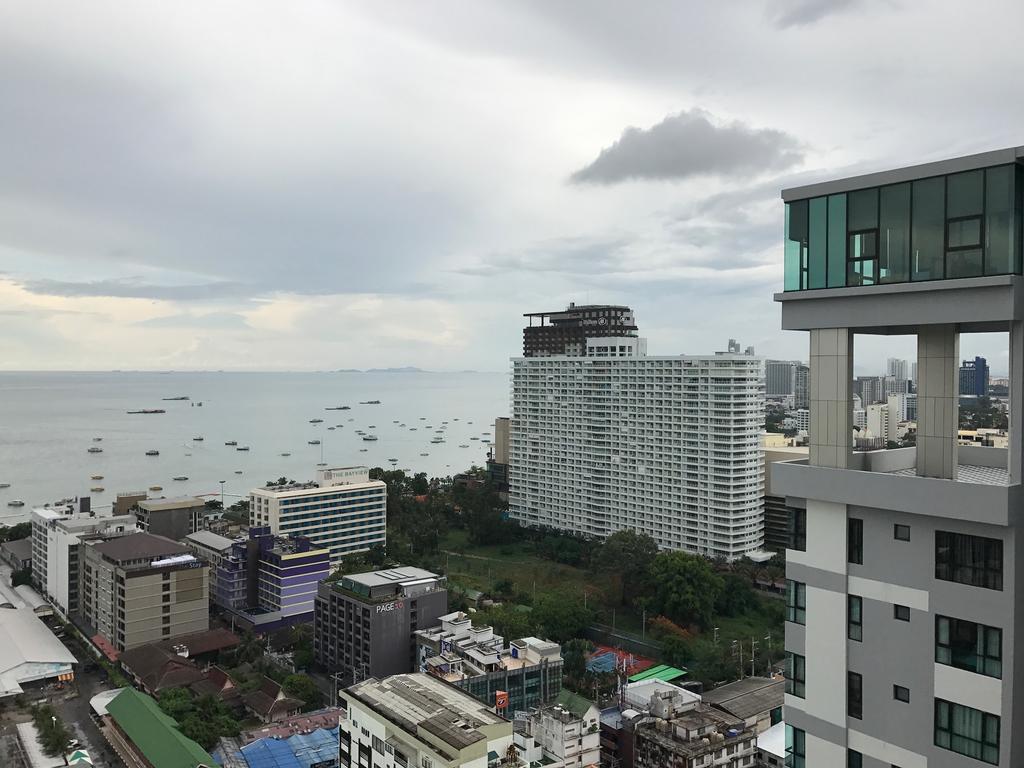 The Base Highfl Seaview Apartment Патая Екстериор снимка